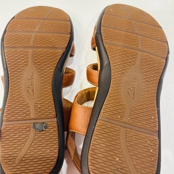 Clarks  Unstructured Tan Leather Sandals size 10 mint condition - Picture 9 of 9
